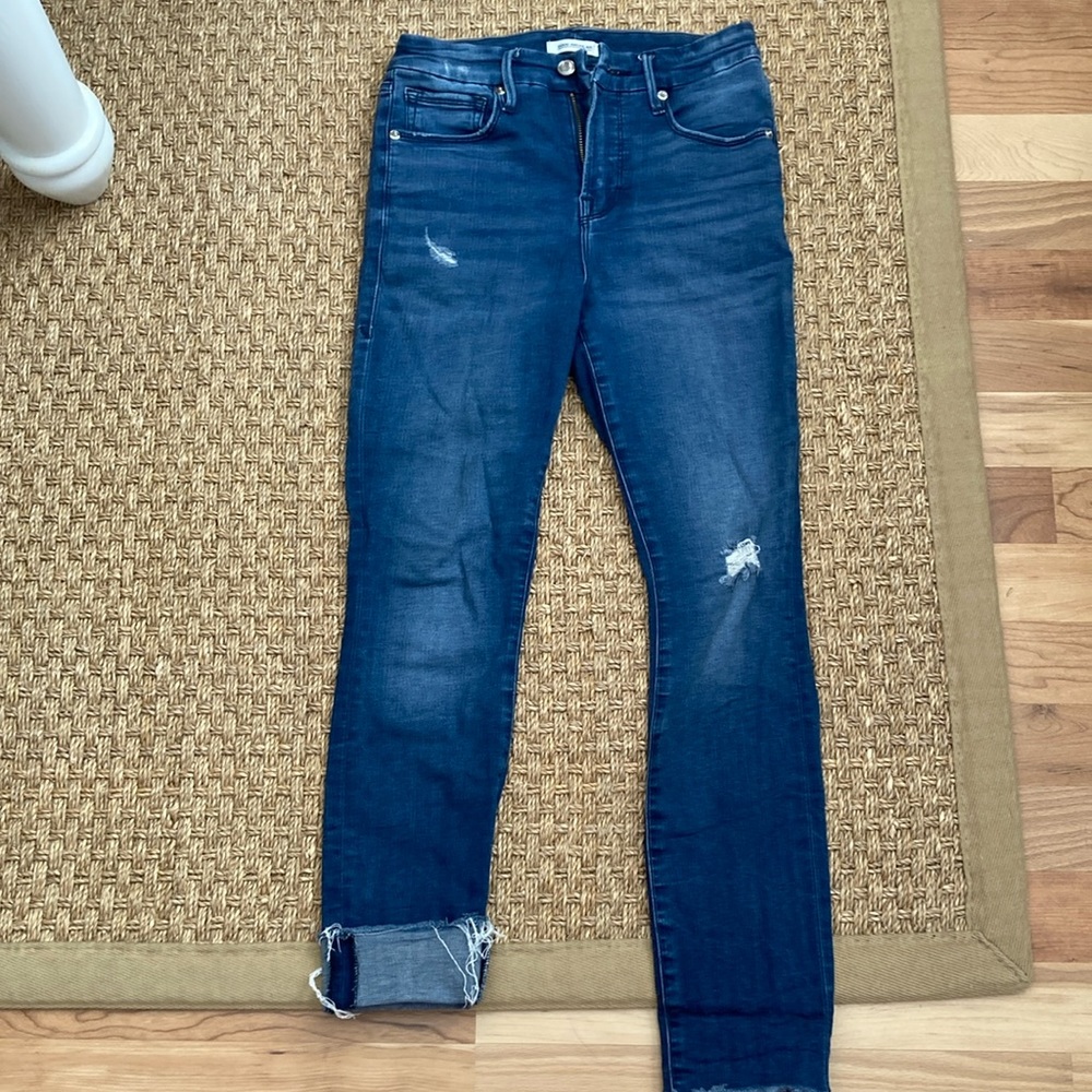 Good American stretchy skinny jeans. 2/26